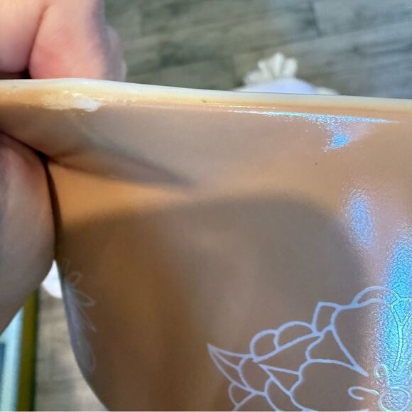 Vintage Pyrex Woodland Casserole Dish 474B Light Tan No Lid - Picture 7 of 9